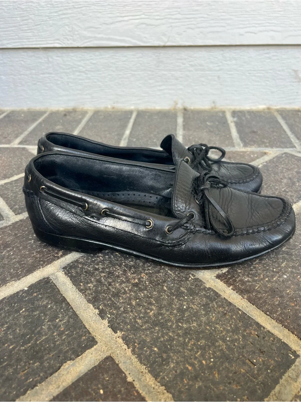 Men’s 8 Cole Haan Black Leather Loafers